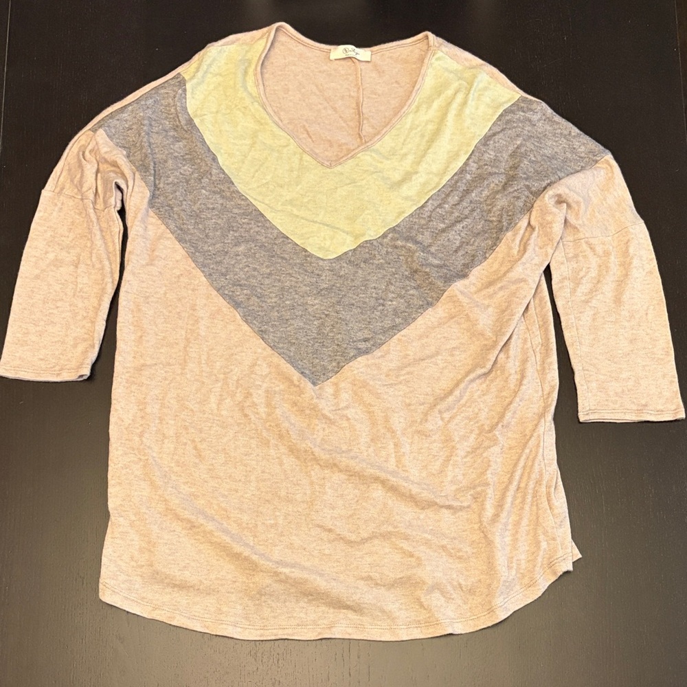 BE Stage Women’s Sweater Size XL Made in USA